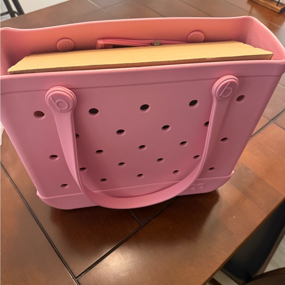 NWT BOGG BAG Pink Perforated Tote - Picture 2 of 9